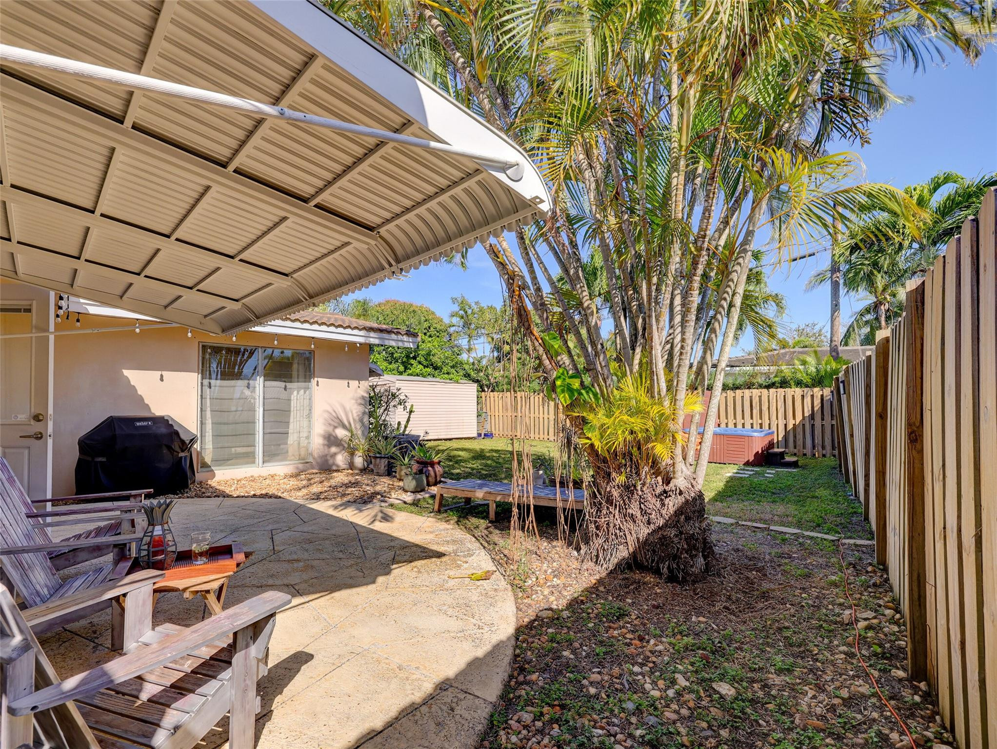 1616 Poinsettia Dr