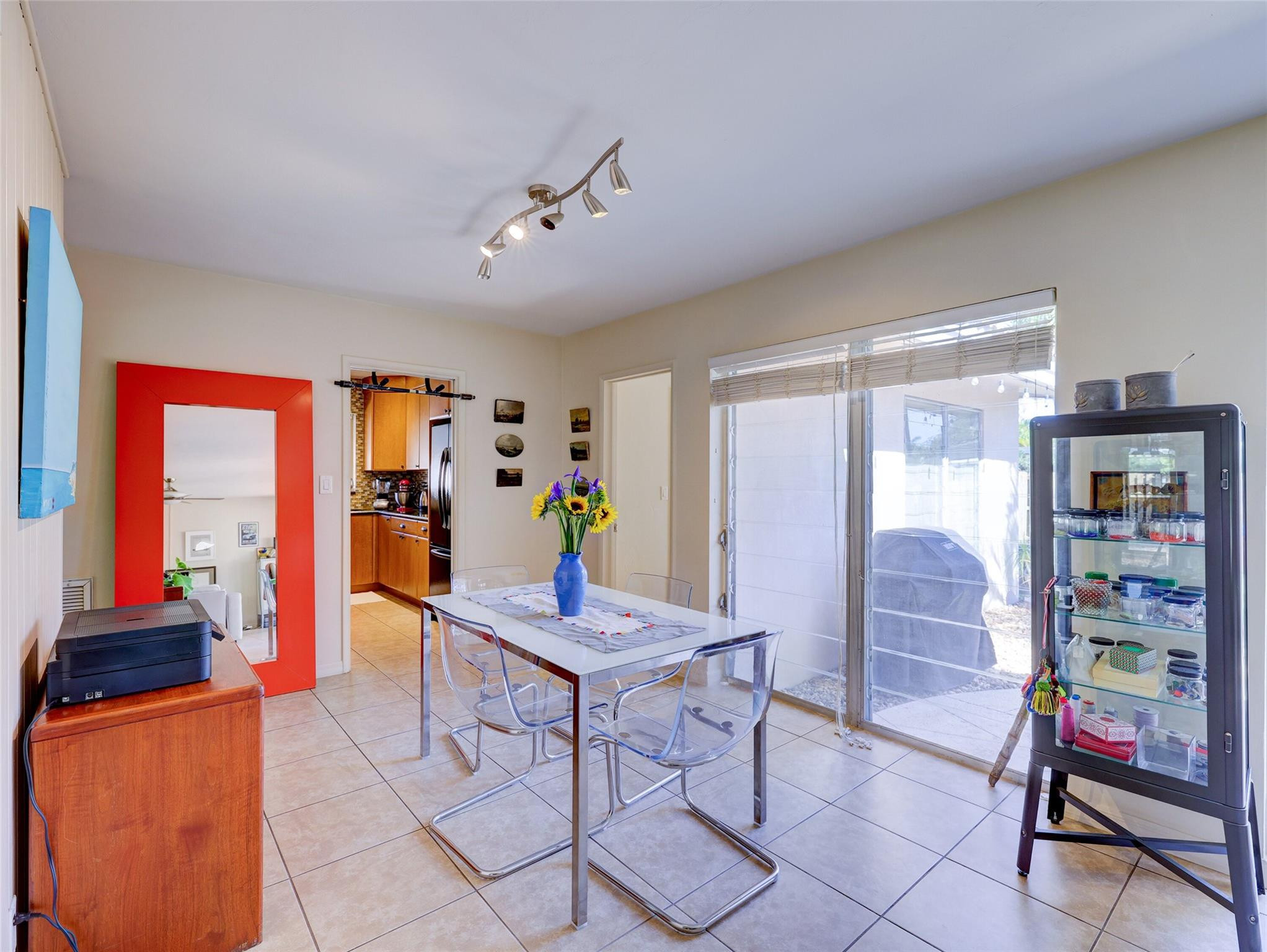 1616 Poinsettia Dr
