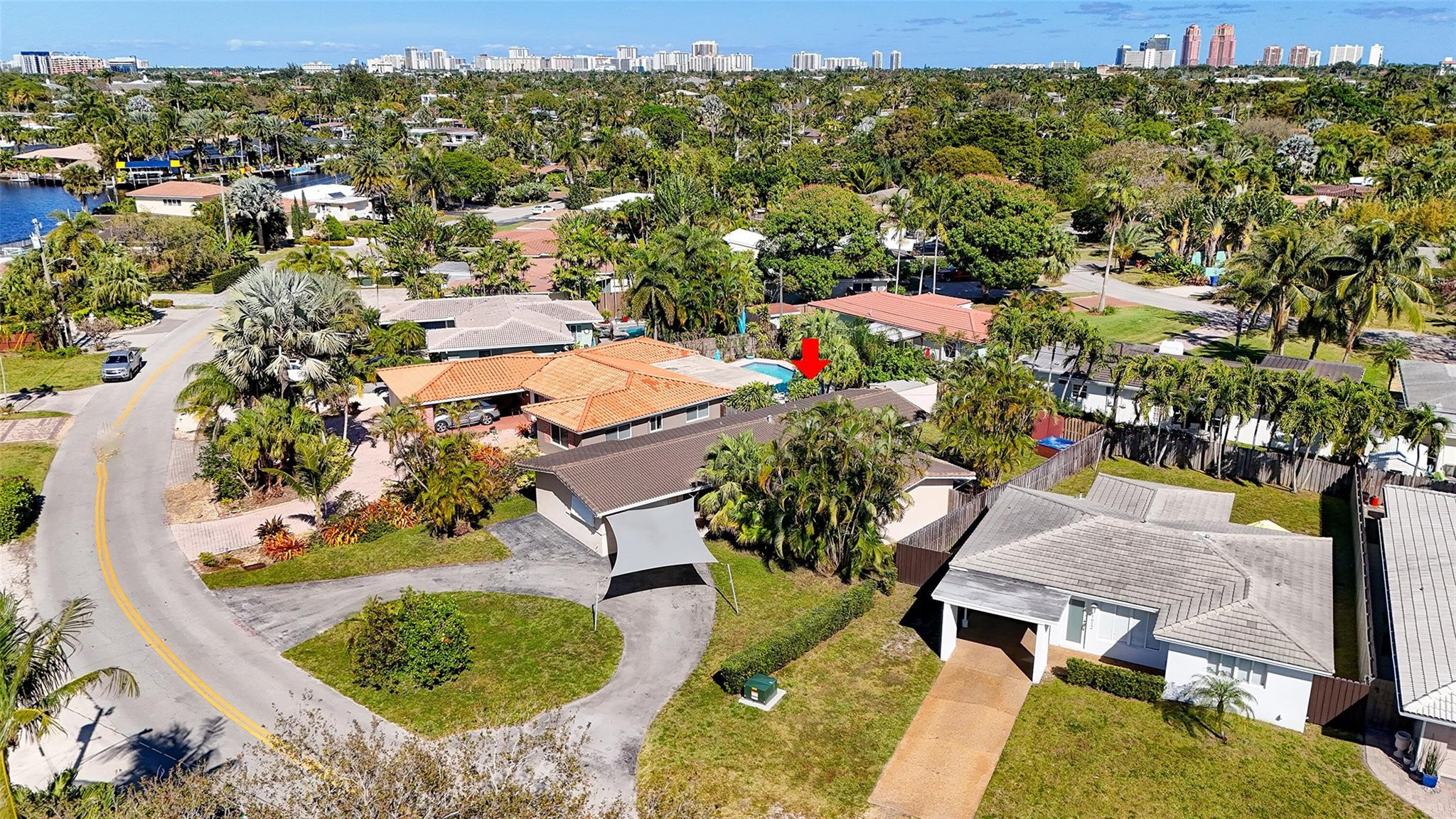 1616 Poinsettia Dr