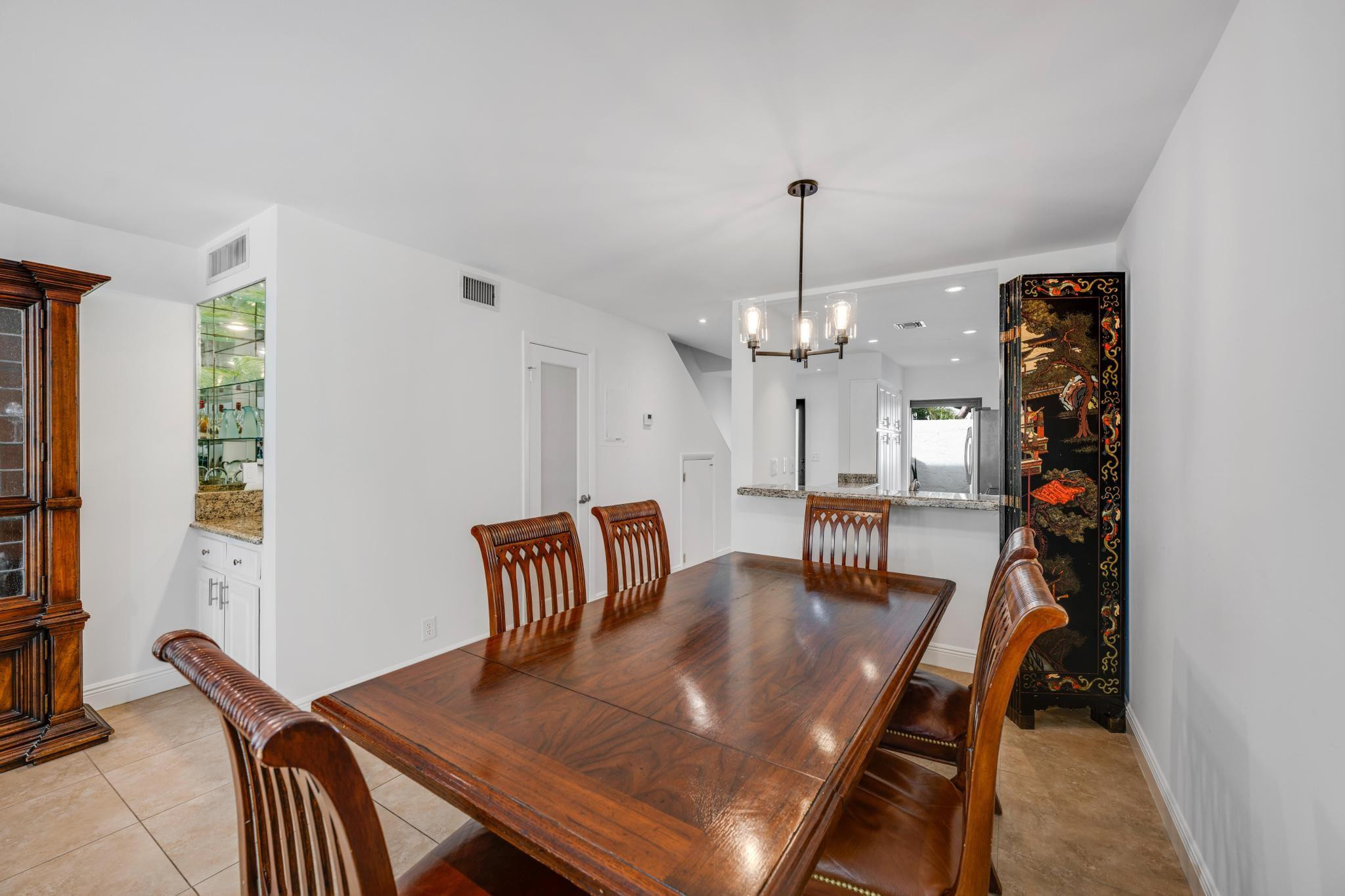 547 NE 7th Ave 3A