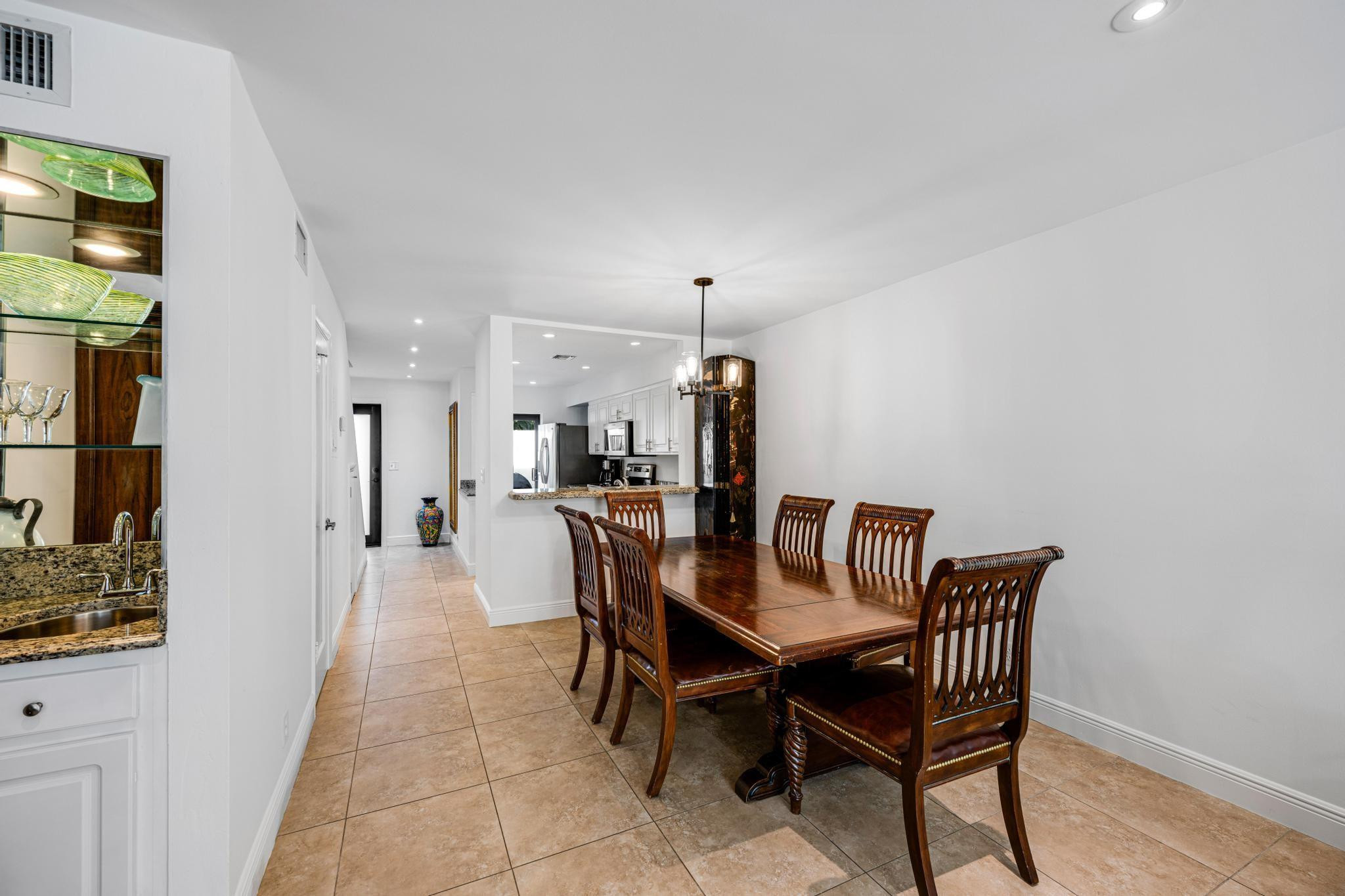 547 NE 7th Ave 3A