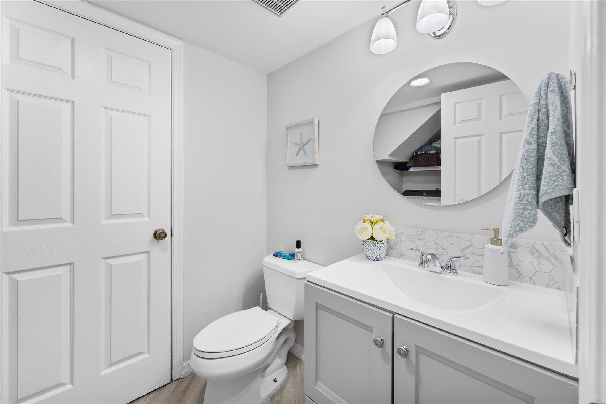 100 Weybridge Cir D