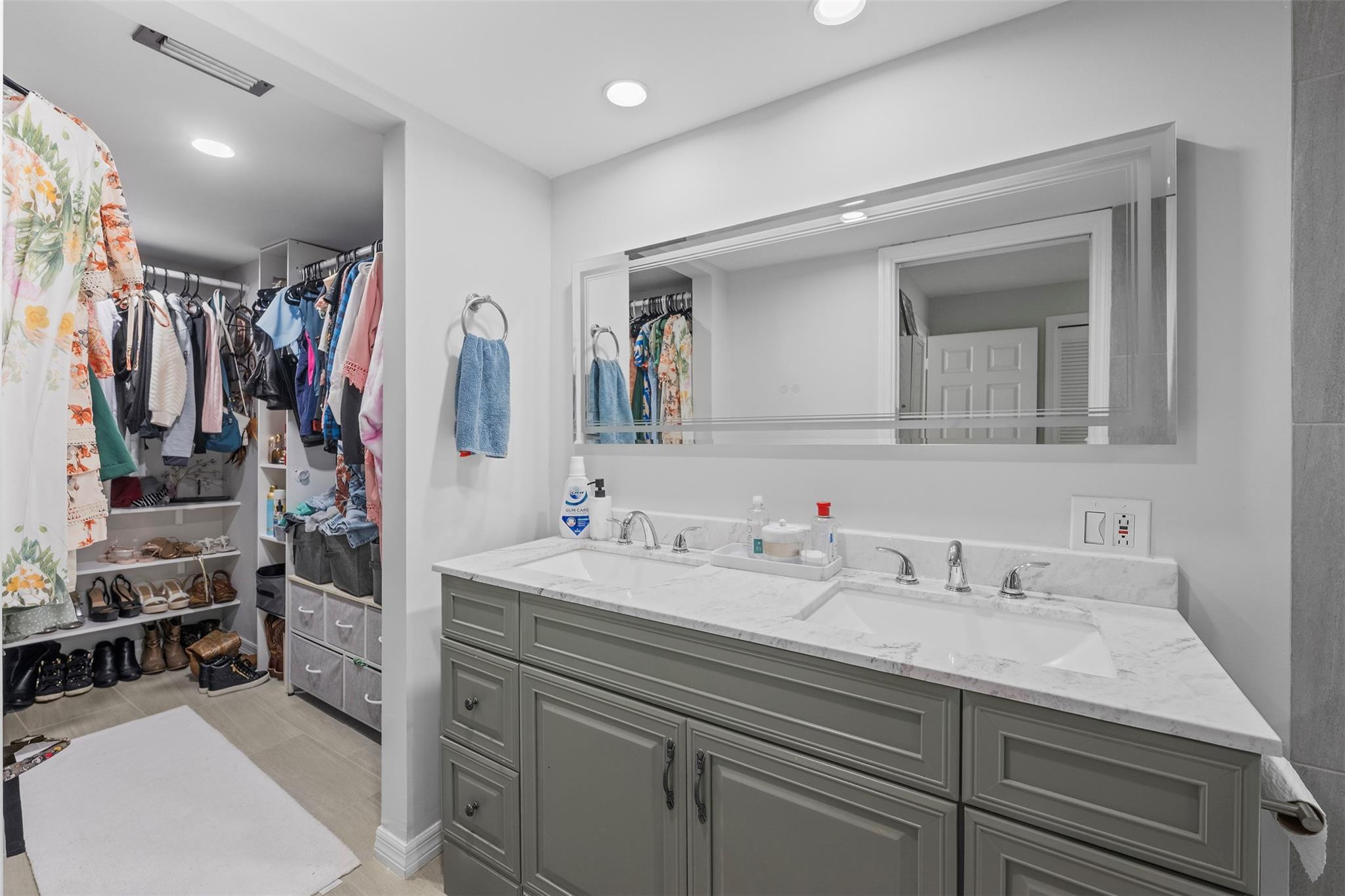 100 Weybridge Cir D