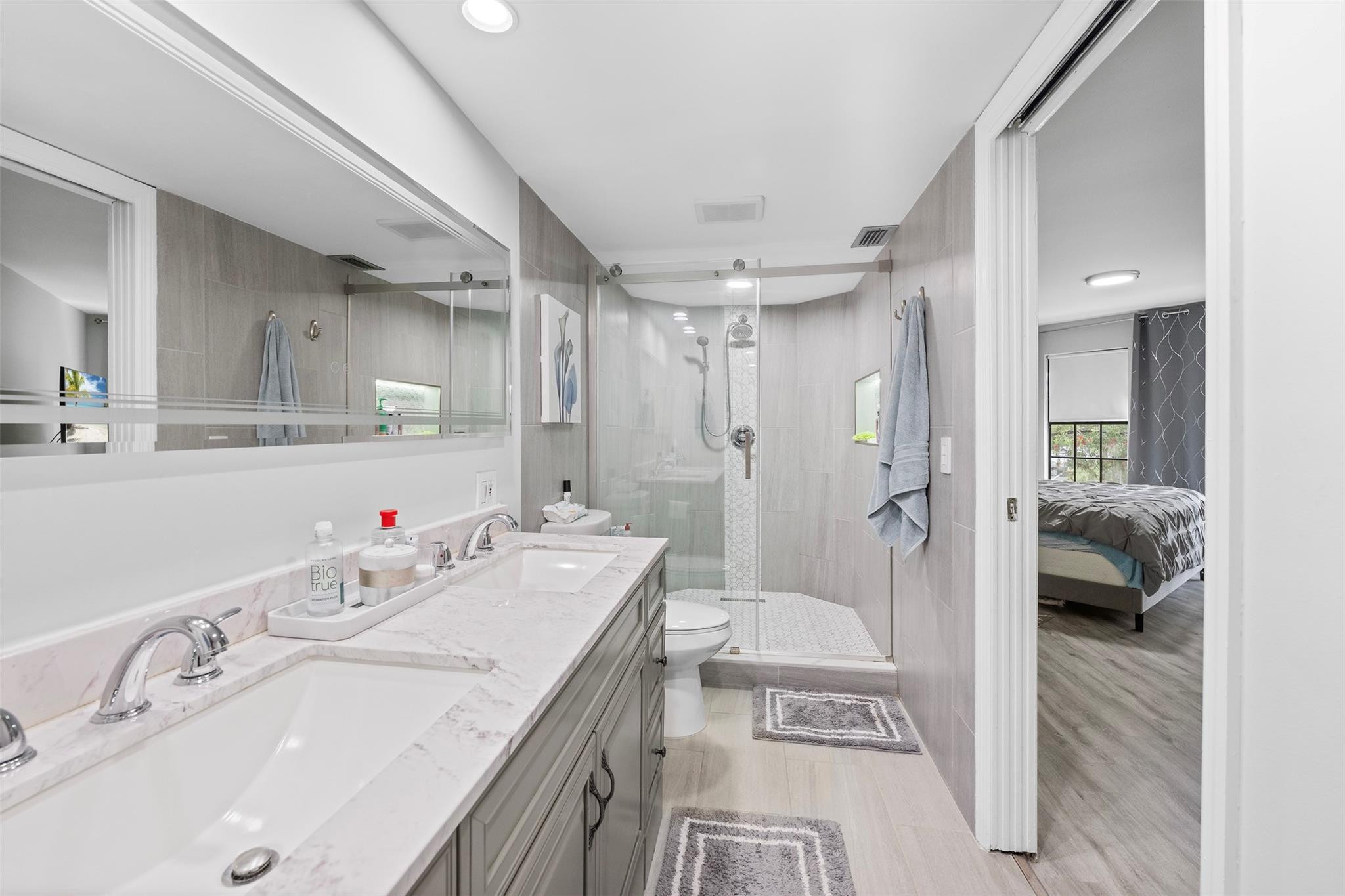 100 Weybridge Cir D