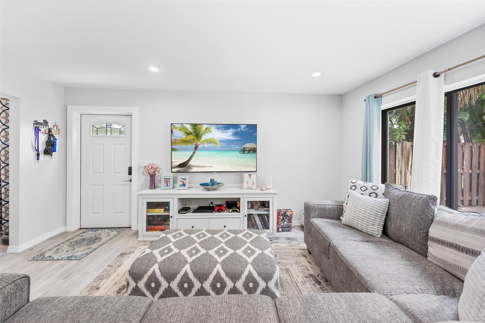100 Weybridge Cir D