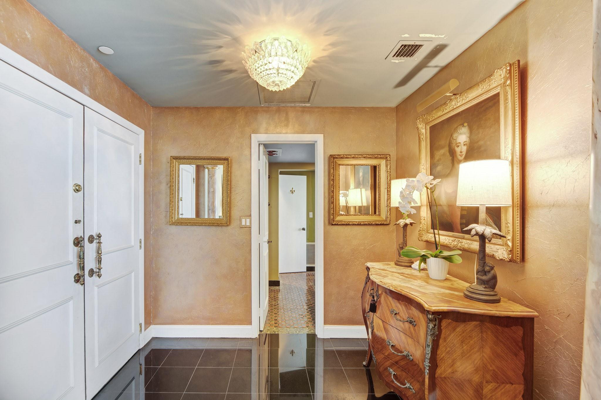 1 Las Olas Circle PH3