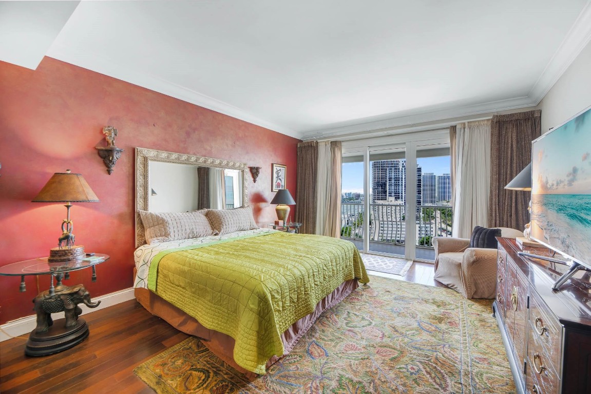 1 Las Olas Circle PH3