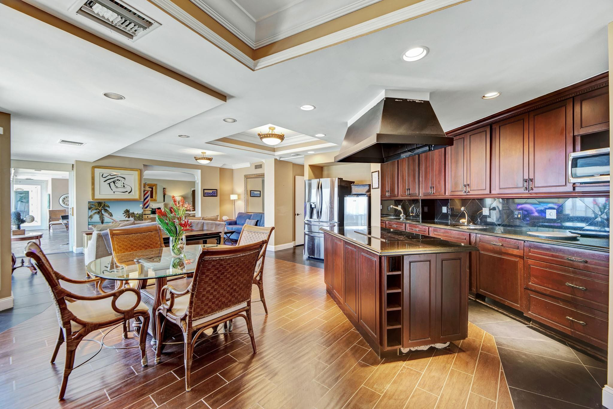 1 Las Olas Circle PH3