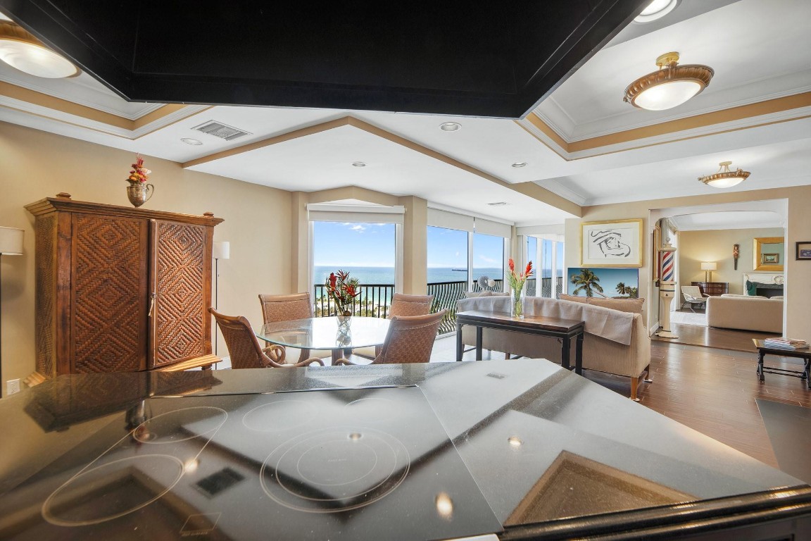 1 Las Olas Circle PH3