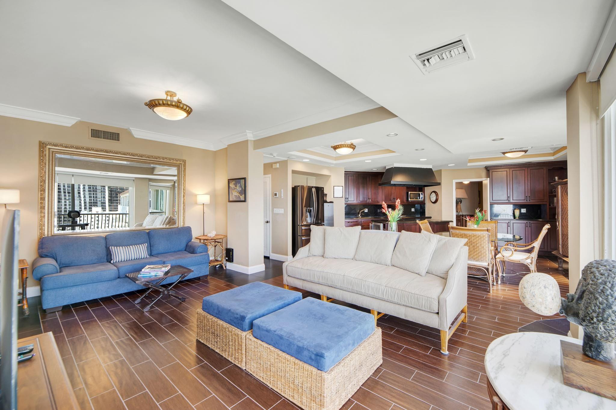 1 Las Olas Circle PH3