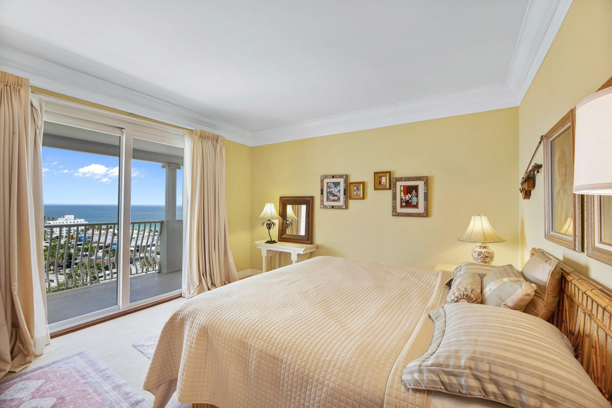 1 Las Olas Circle PH3