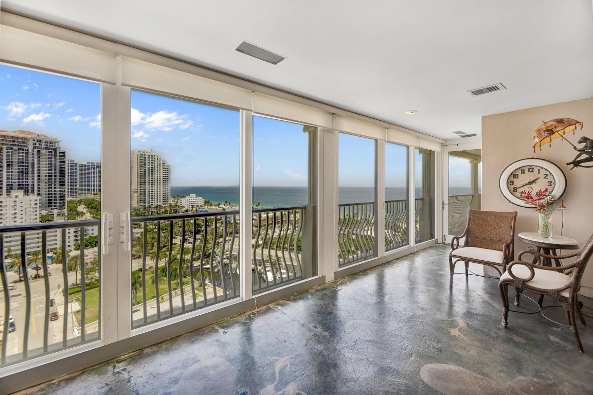 1 Las Olas Circle PH3