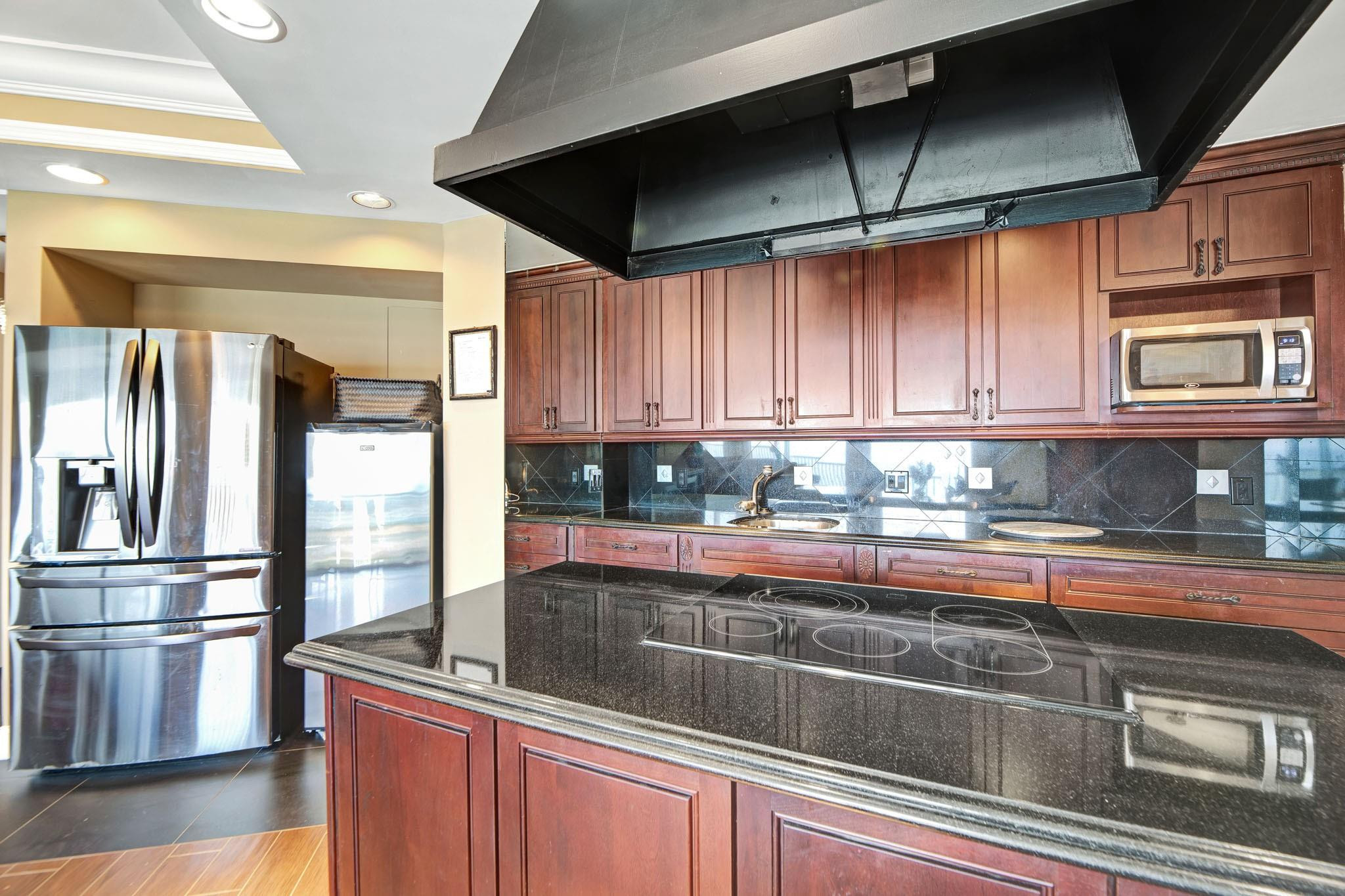 1 Las Olas Circle PH3