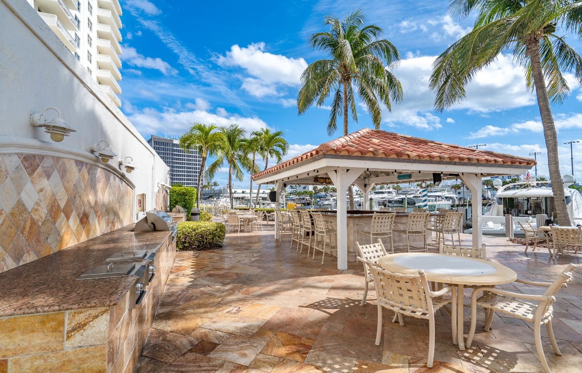 1 Las Olas Circle PH3