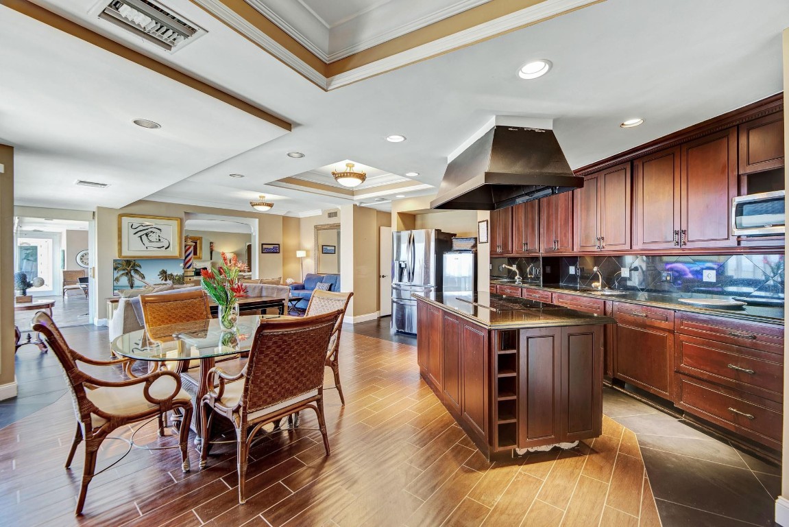 1 Las Olas Circle PH3