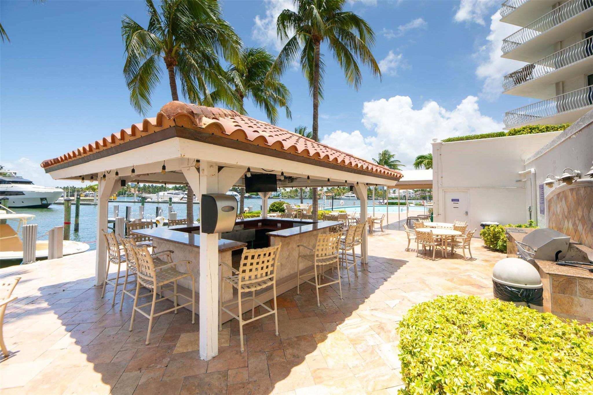 1 Las Olas Circle PH3