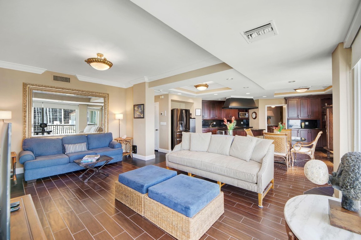 1 Las Olas Circle PH3