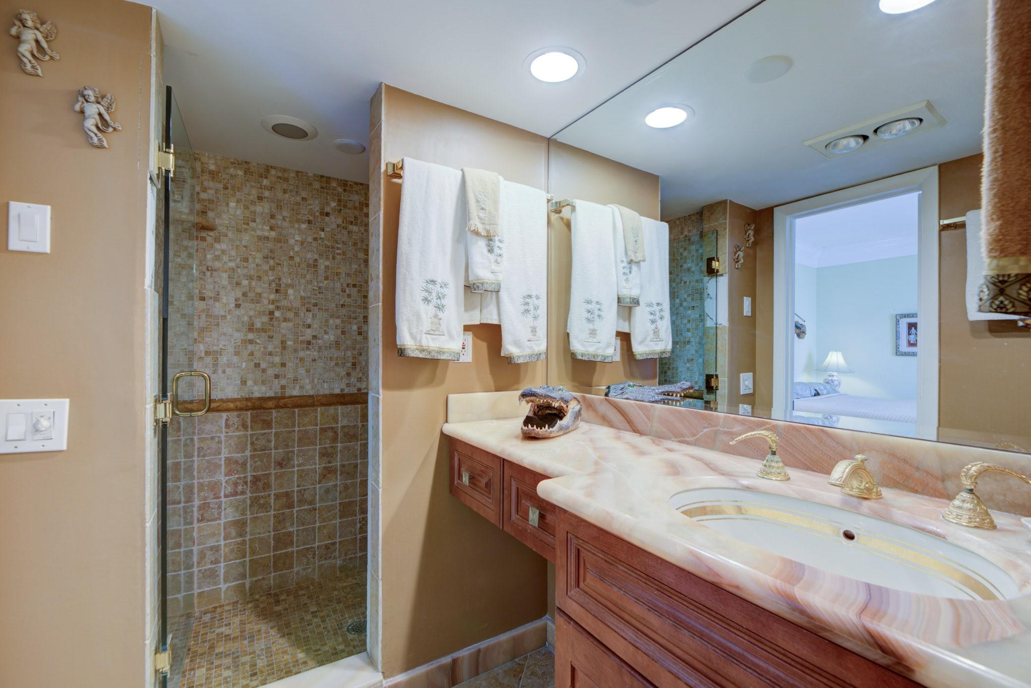 1 Las Olas Circle PH3