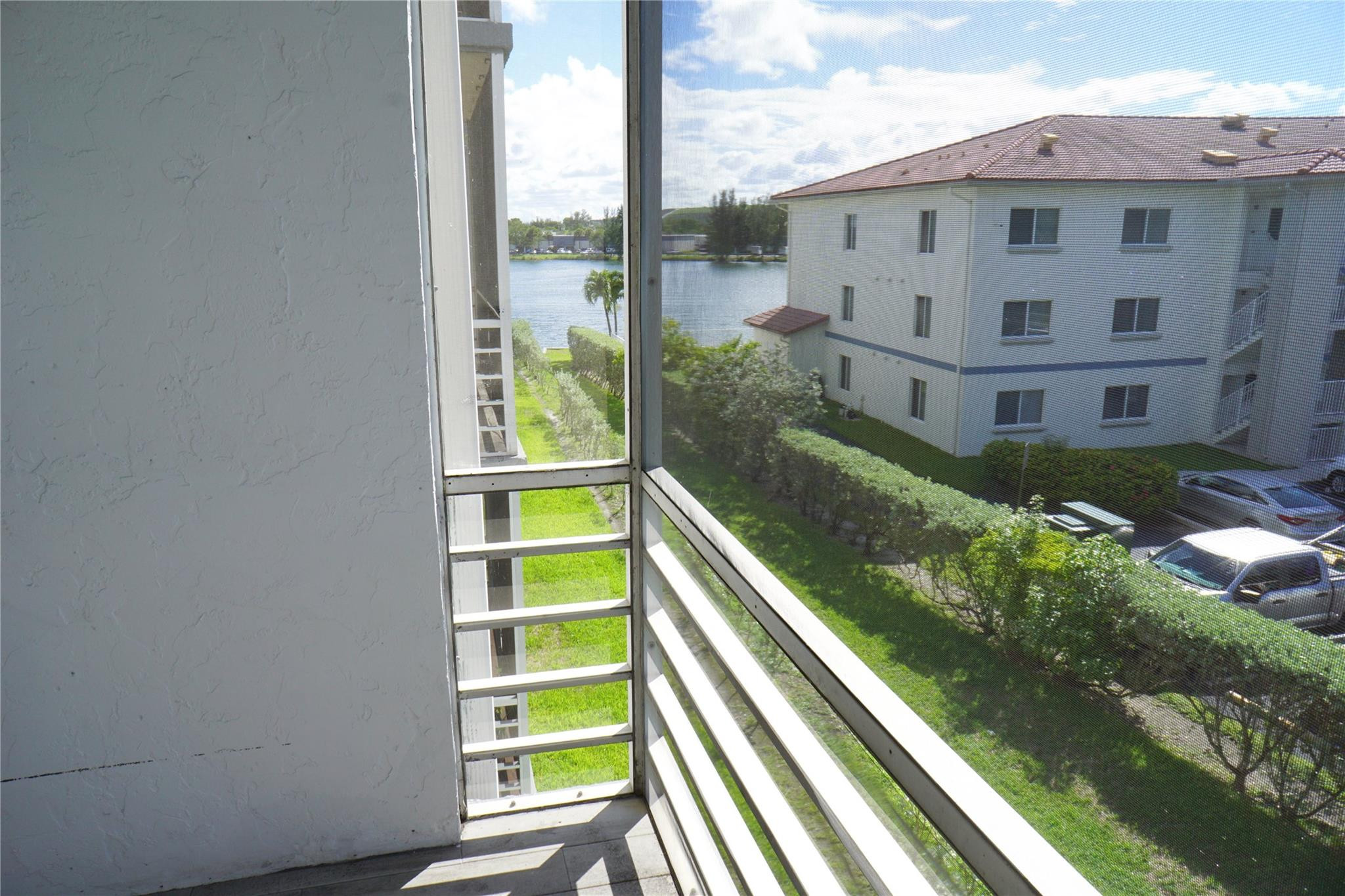 4311 Crystal Lake Dr 321