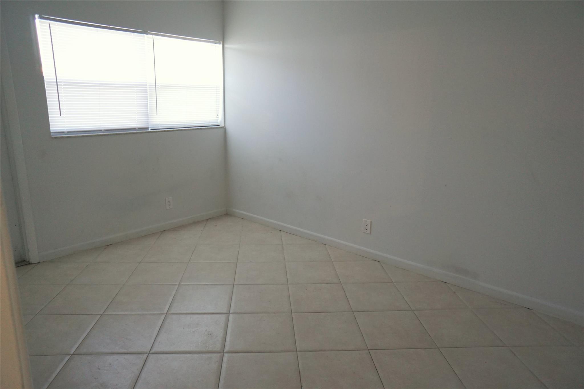 4311 Crystal Lake Dr 321