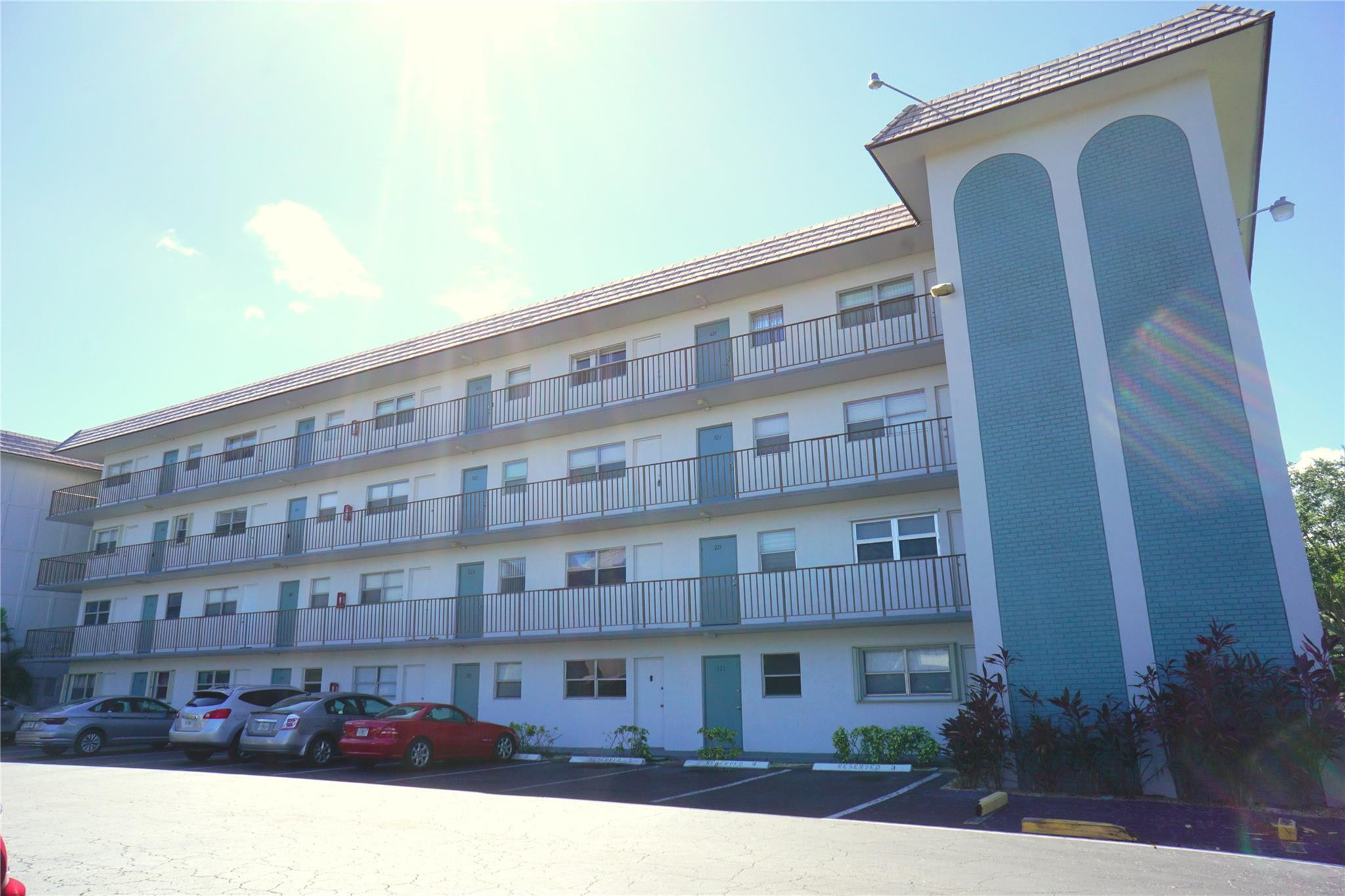 4311 Crystal Lake Dr 321