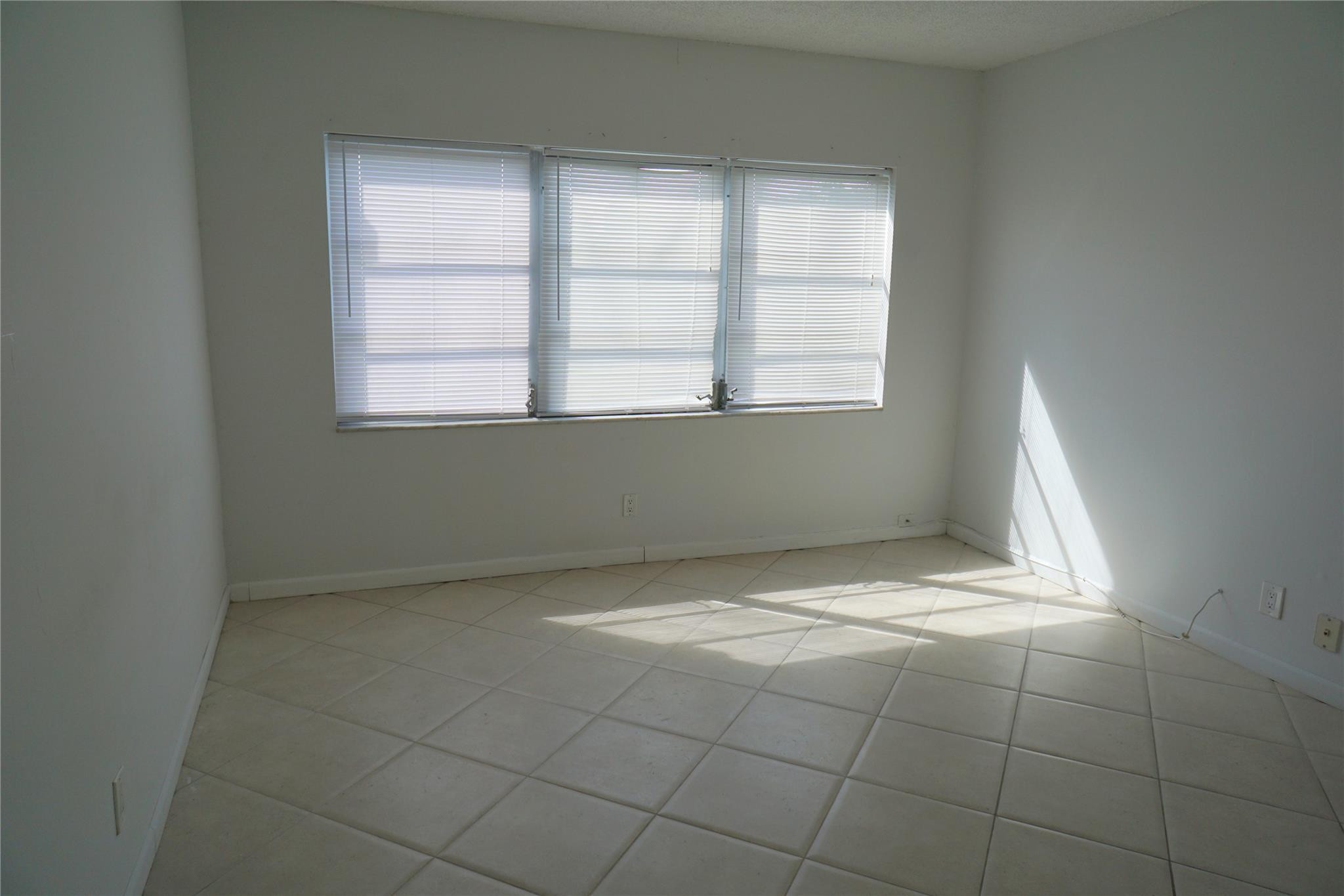4311 Crystal Lake Dr 321