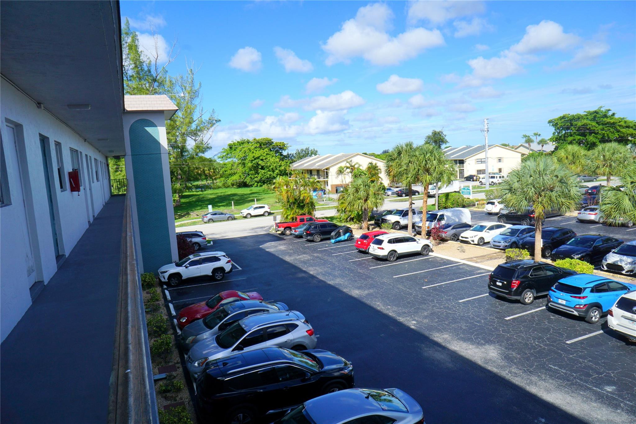4311 Crystal Lake Dr 321