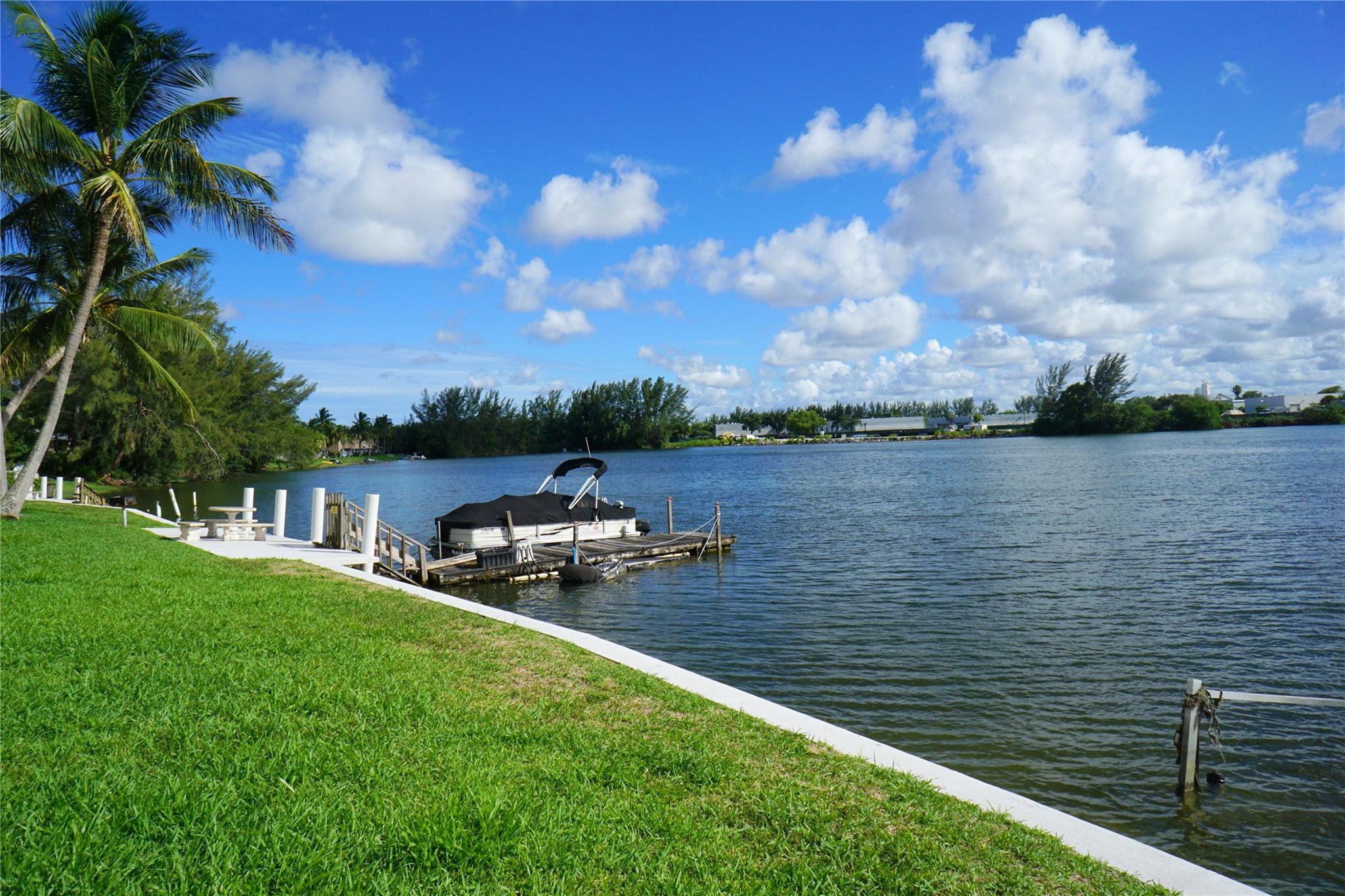 4311 Crystal Lake Dr 321