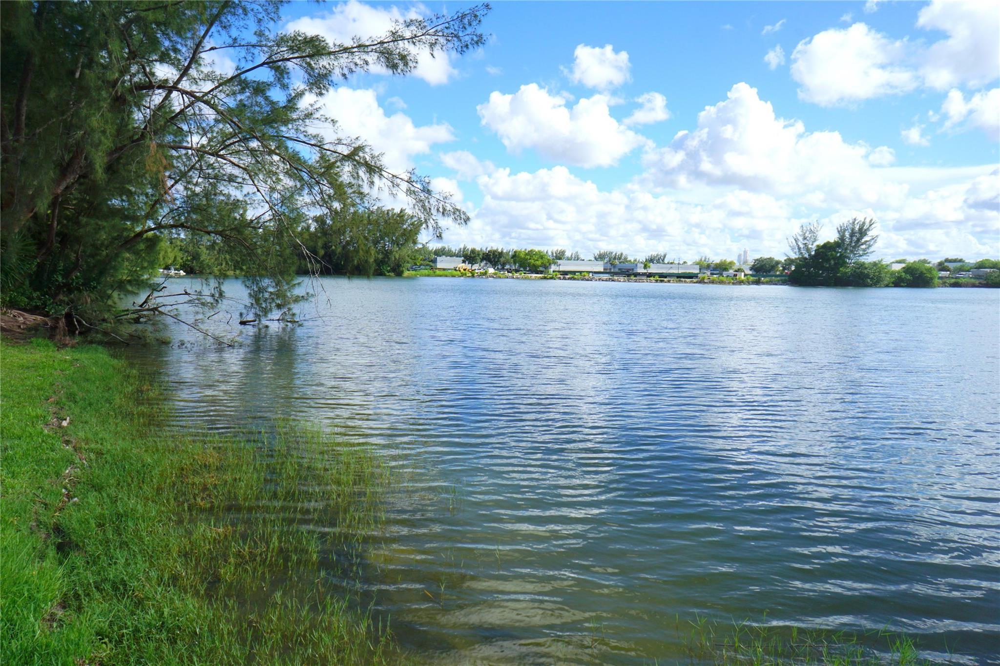 4311 Crystal Lake Dr 321