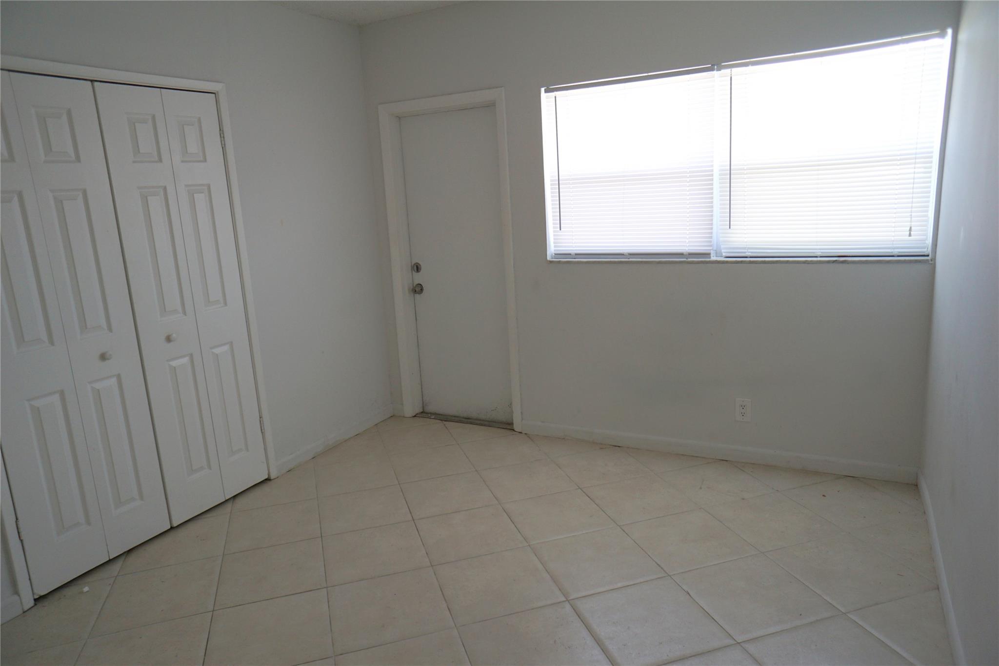 4311 Crystal Lake Dr 321