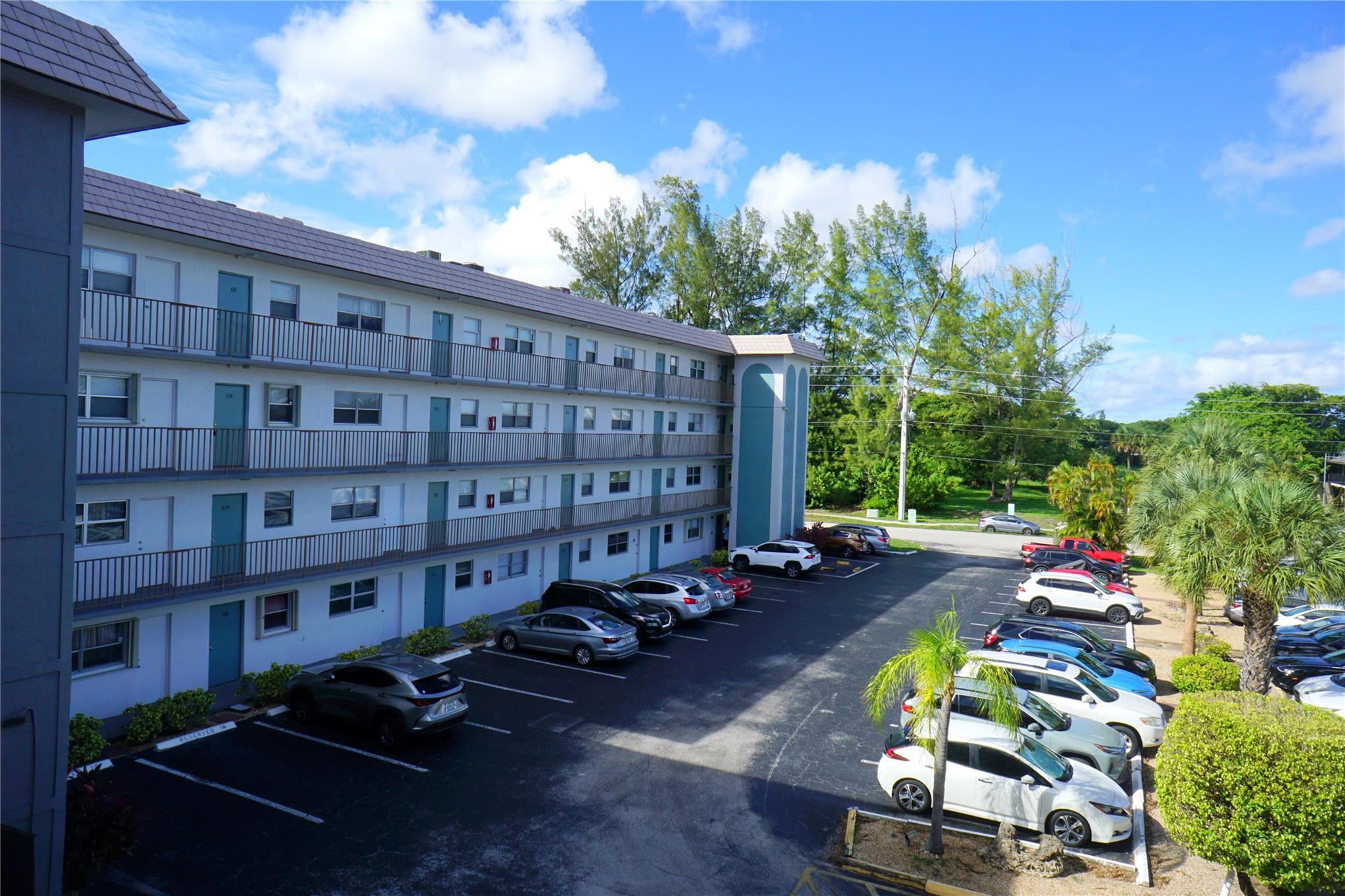 4311 Crystal Lake Dr 321