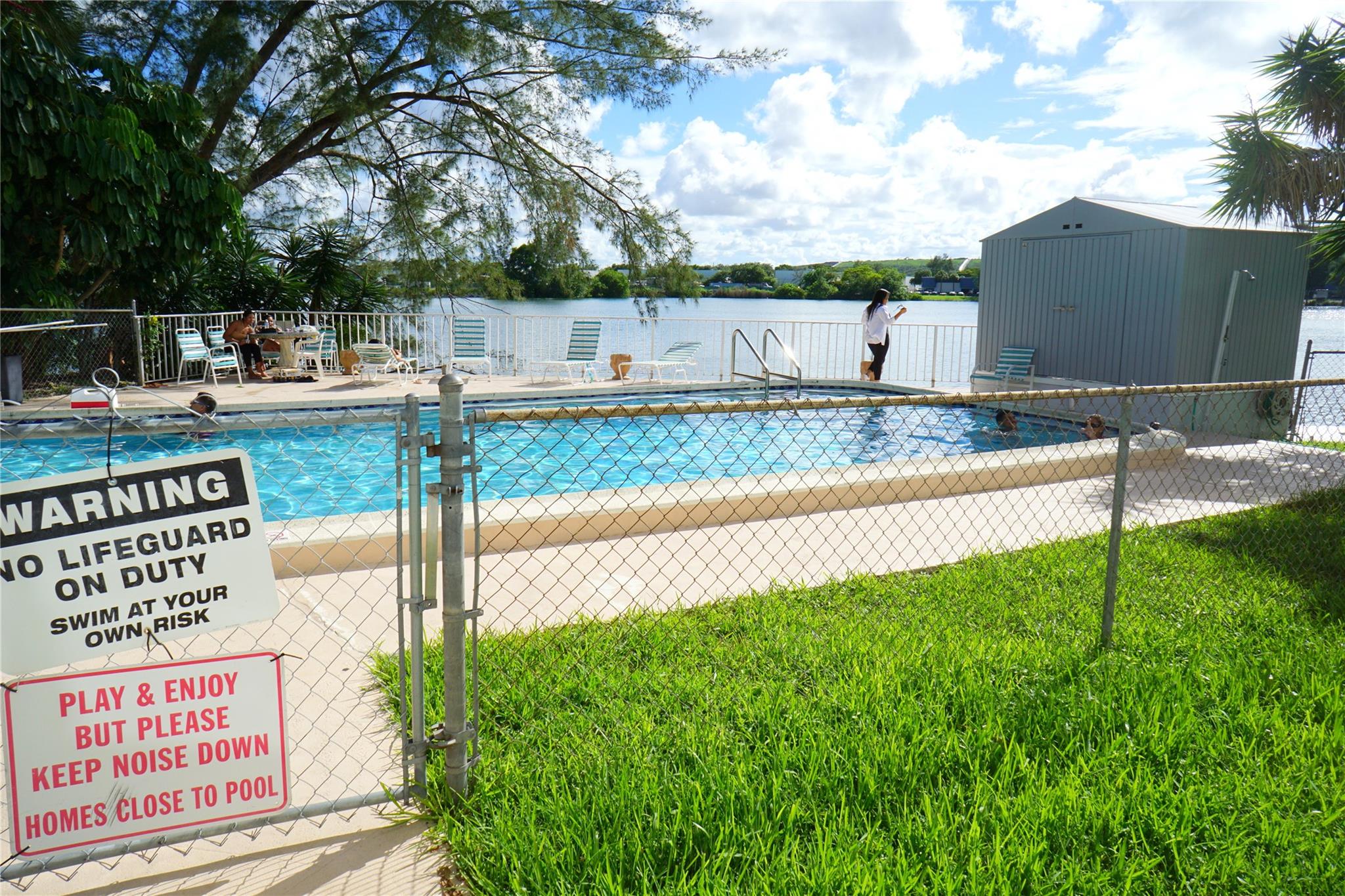 4311 Crystal Lake Dr 321