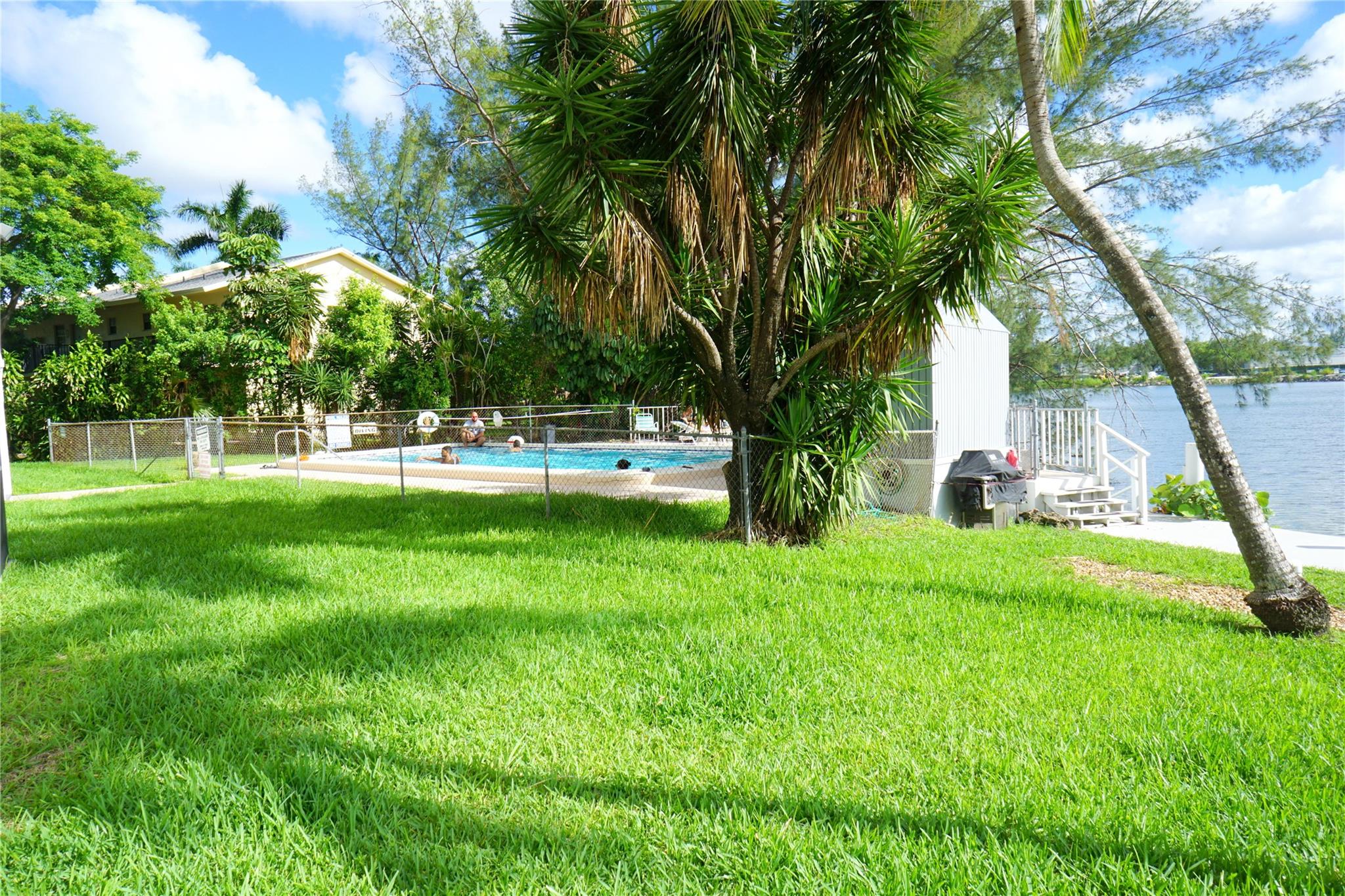 4311 Crystal Lake Dr 321