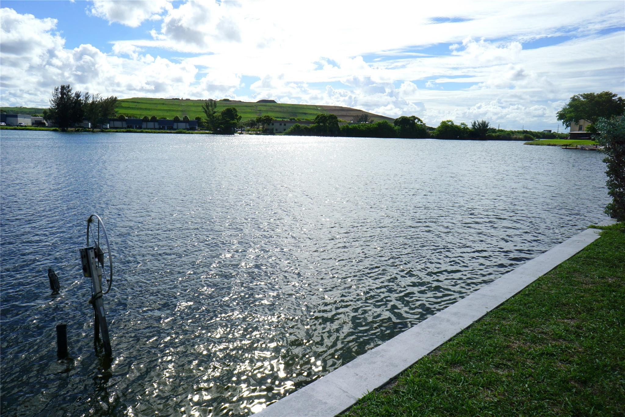 4311 Crystal Lake Dr 321