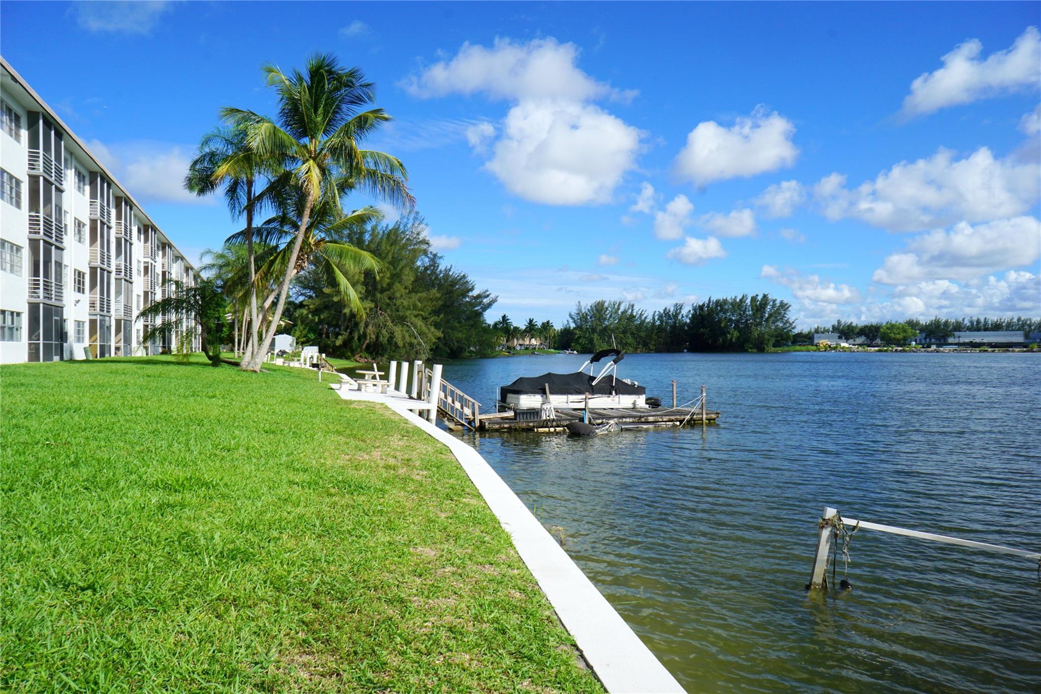 4311 Crystal Lake Dr 321