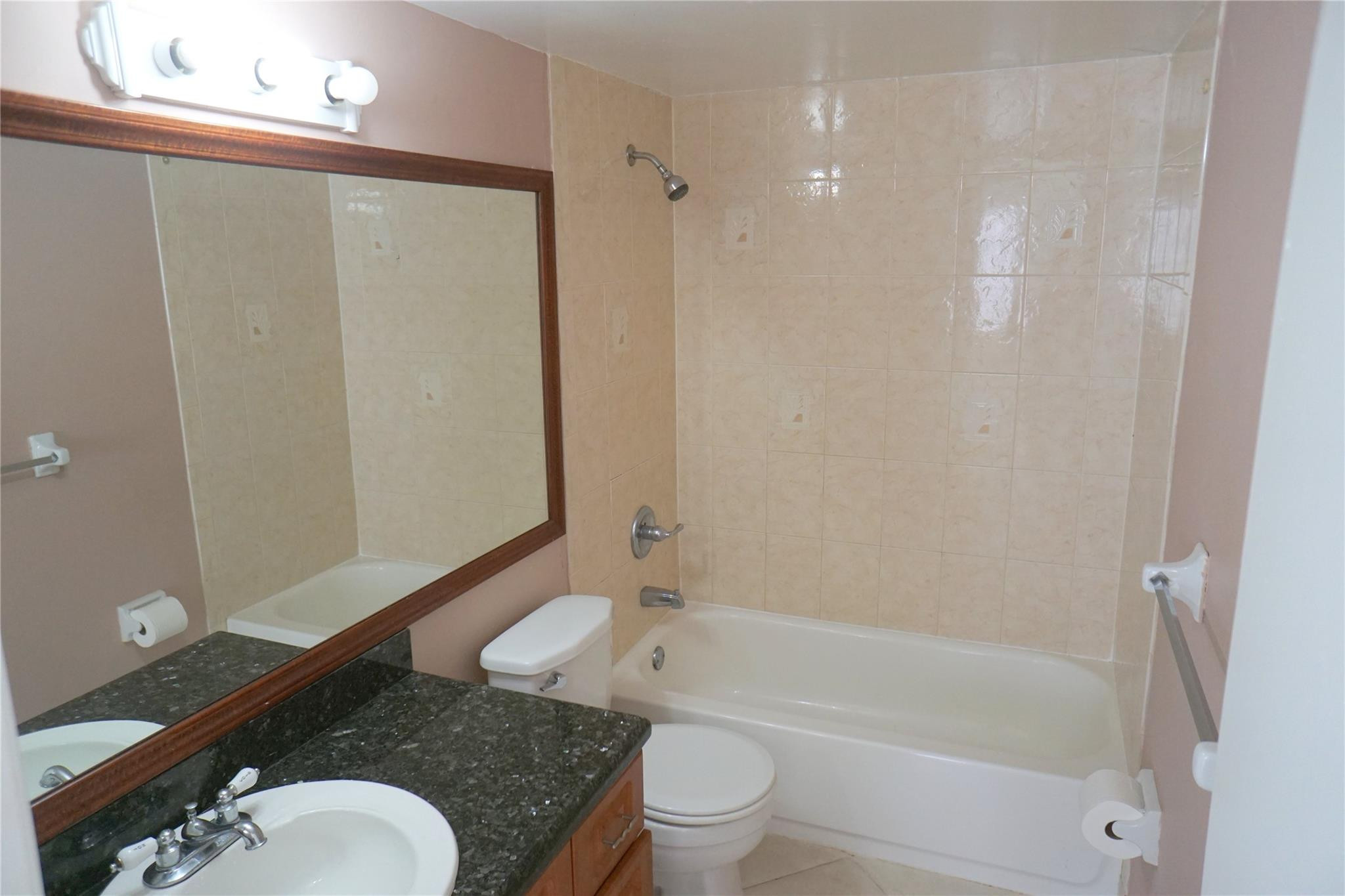 4311 Crystal Lake Dr 321