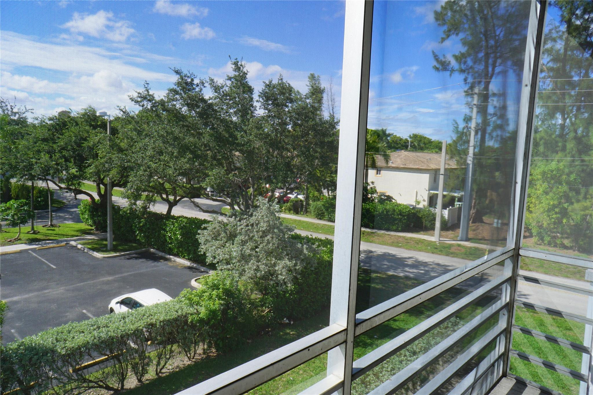 4311 Crystal Lake Dr 321