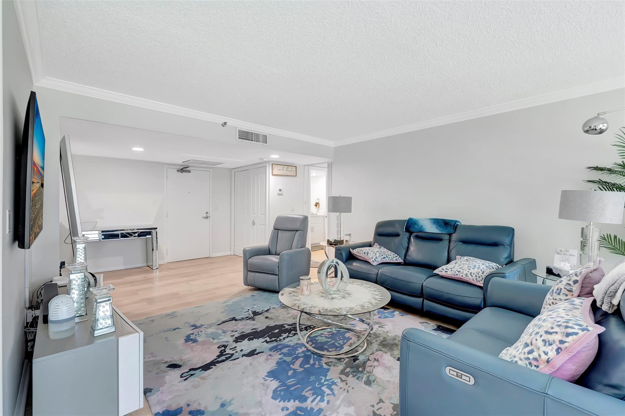 899 Jeffery St 109