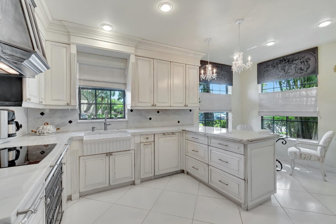 22760 Mandeville Pl E