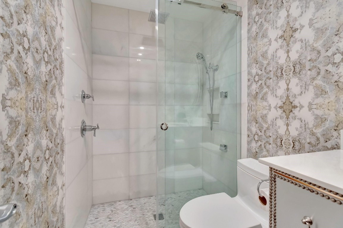 22760 Mandeville Pl E