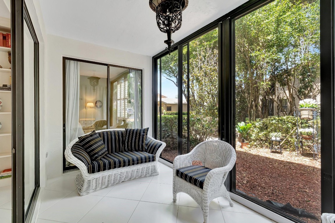 22760 Mandeville Pl E