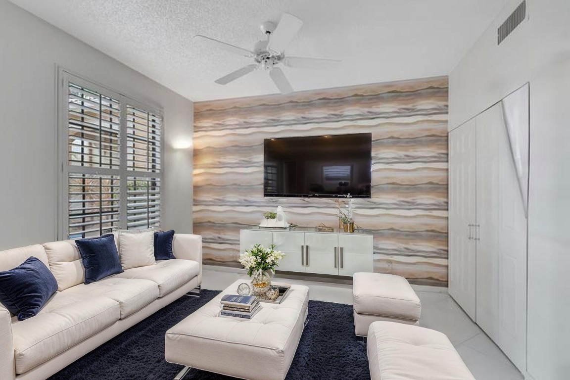 22760 Mandeville Pl E