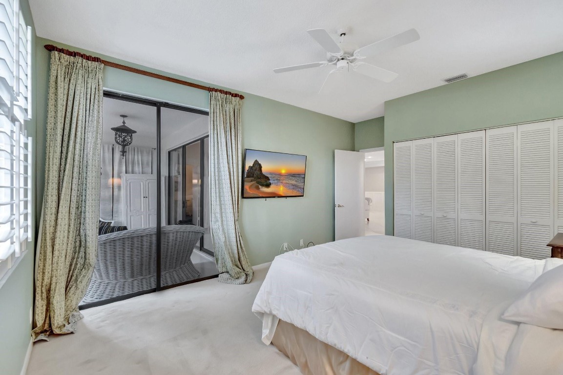 22760 Mandeville Pl E