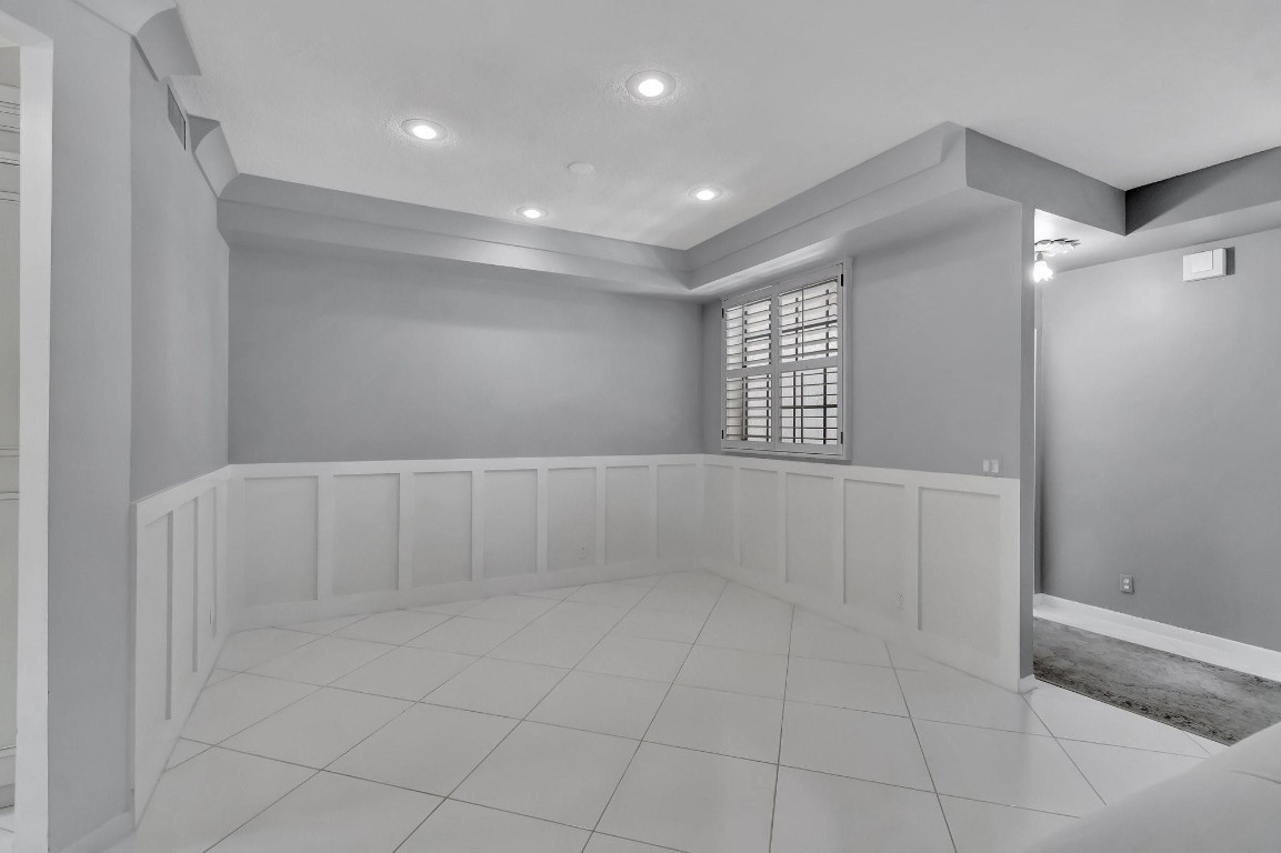 22760 Mandeville Pl E