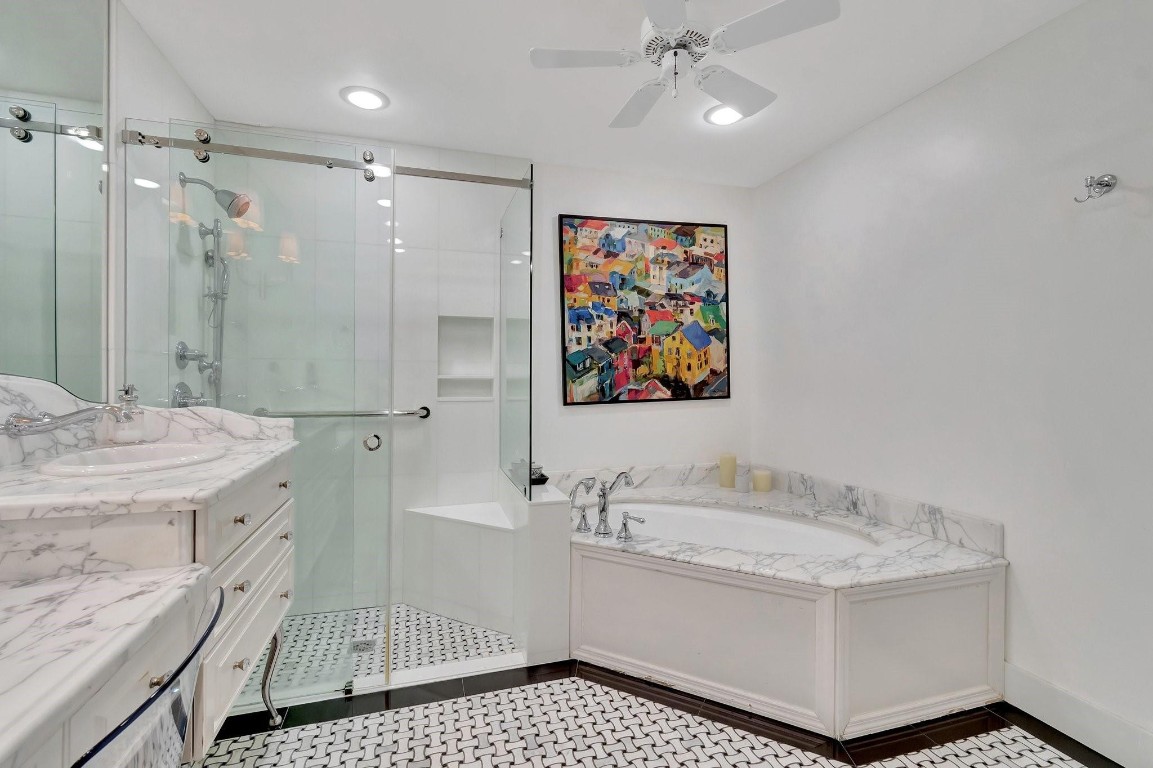 22760 Mandeville Pl E