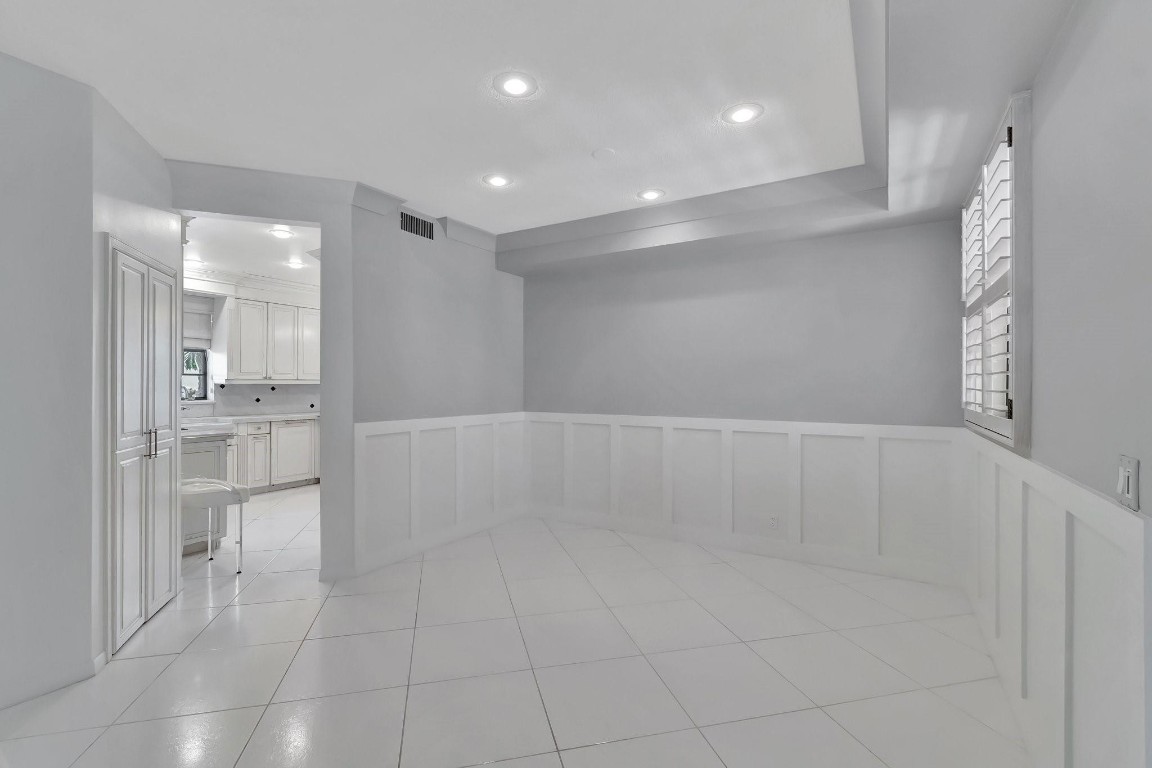 22760 Mandeville Pl E