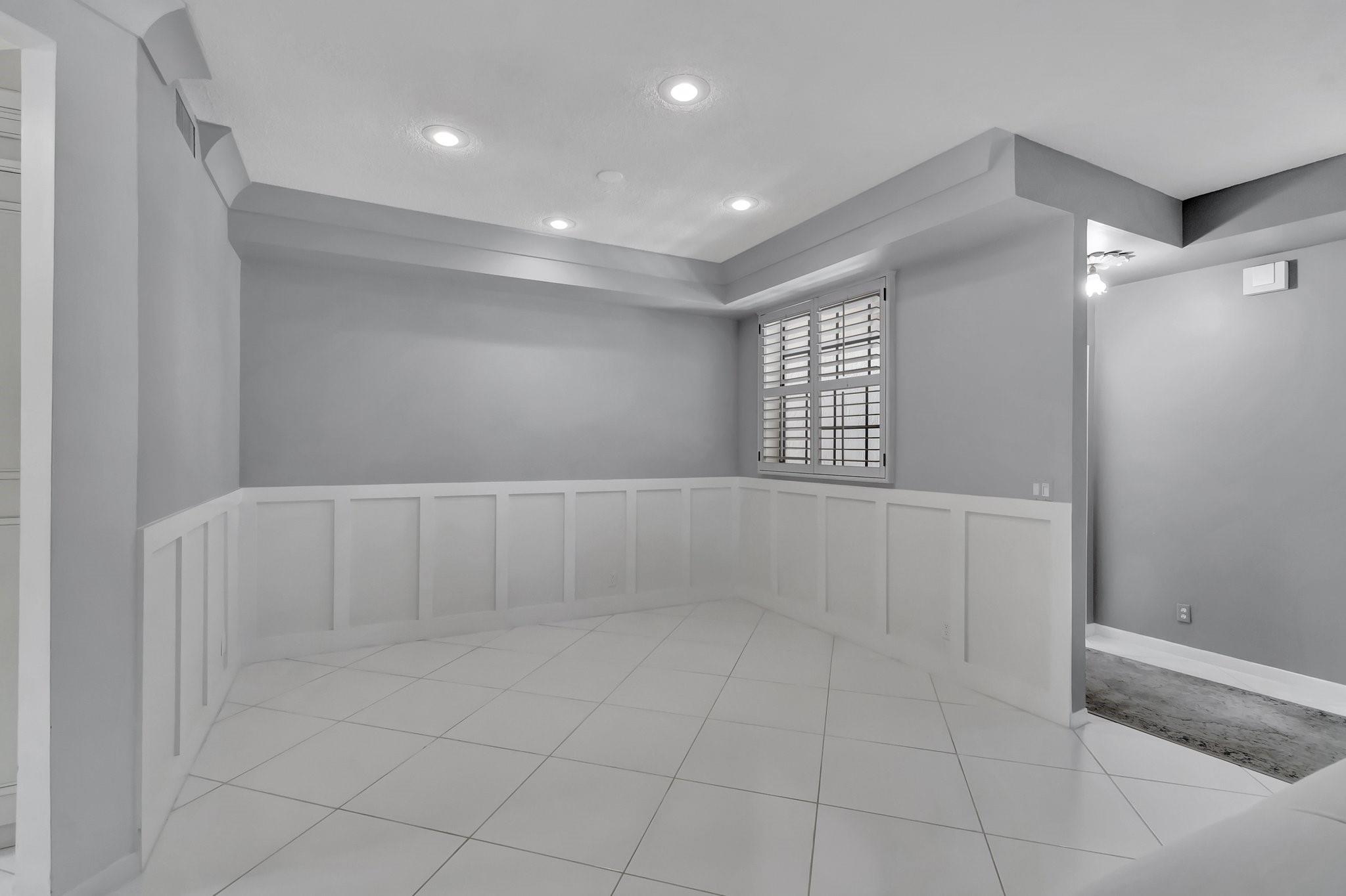 22760 Mandeville Pl E