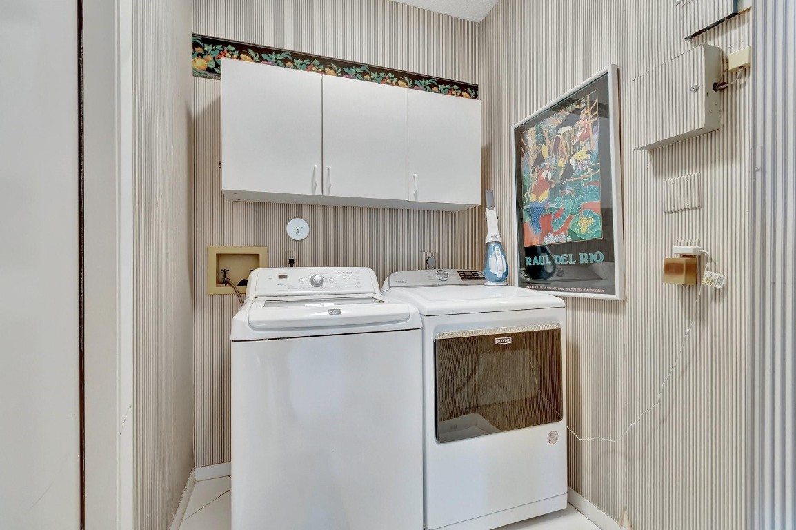 22760 Mandeville Pl E