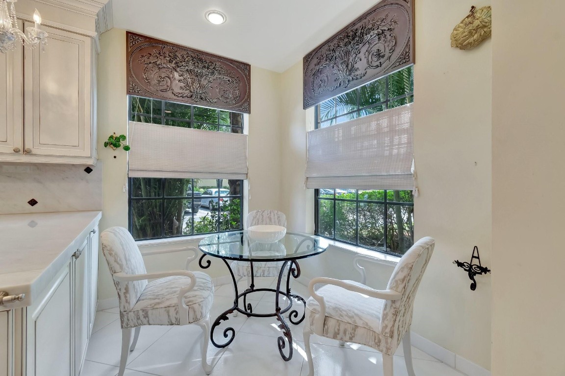 22760 Mandeville Pl E