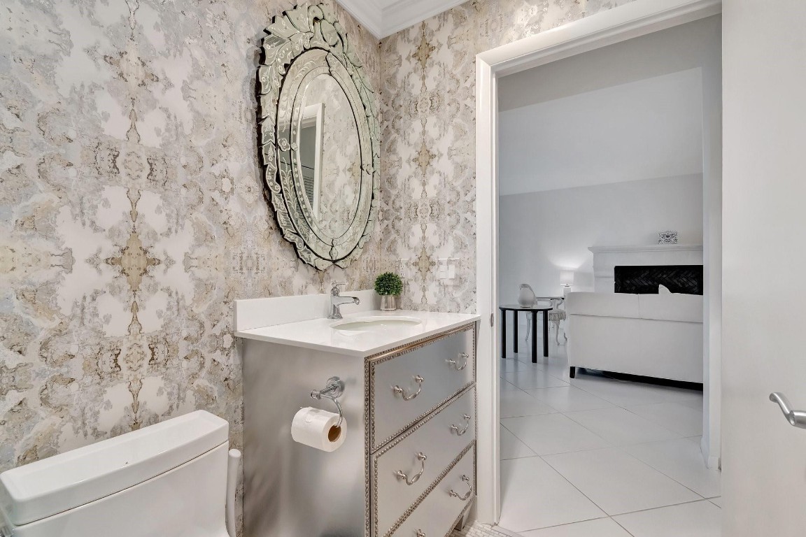 22760 Mandeville Pl E